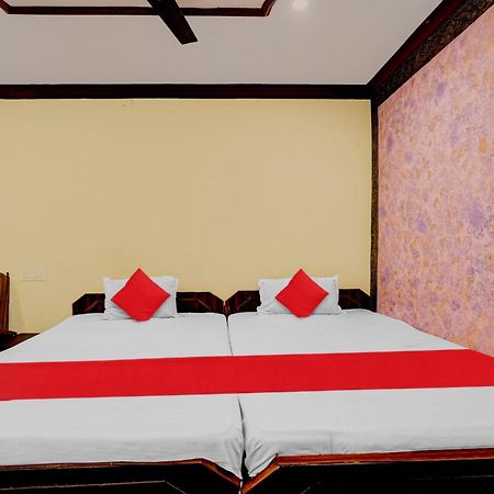 Oyo Royal Visakha Beach Guest House ヴィシャーカパトナム エクステリア 写真